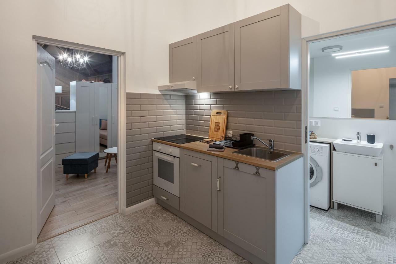 Apartamenty U Tuwima Łódź Exteriör bild